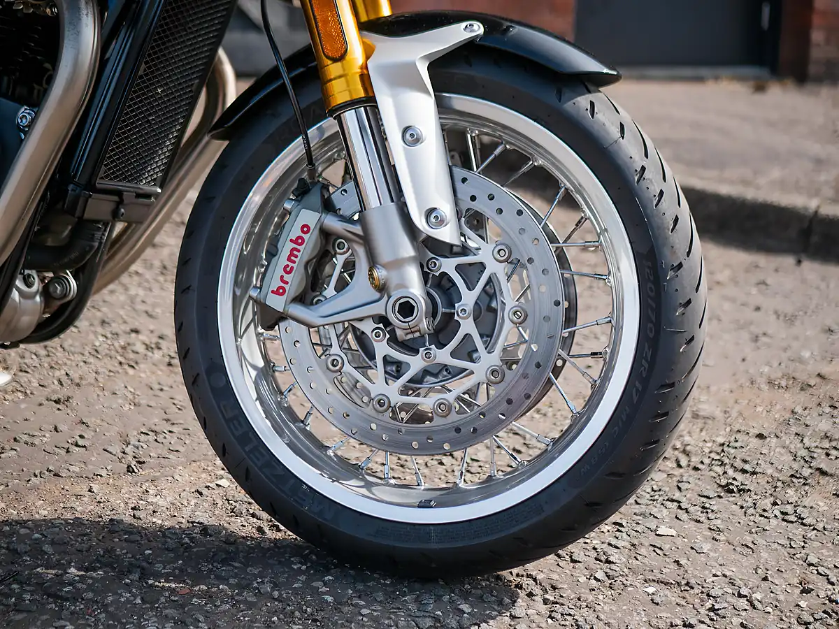 Used 2018 Triumph Thruxton R Crystal White - Interior and Exterior details 3
