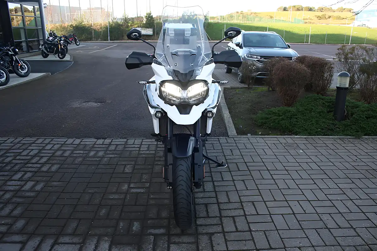 Used 2018 Triumph Tiger 1200 Xrt White - Interior and Exterior details 4