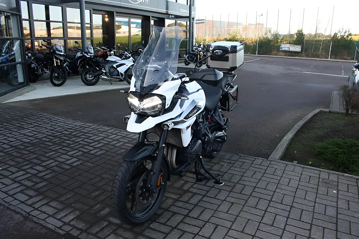 Used 2018 Triumph Tiger 1200 Xrt White - Interior and Exterior details 5