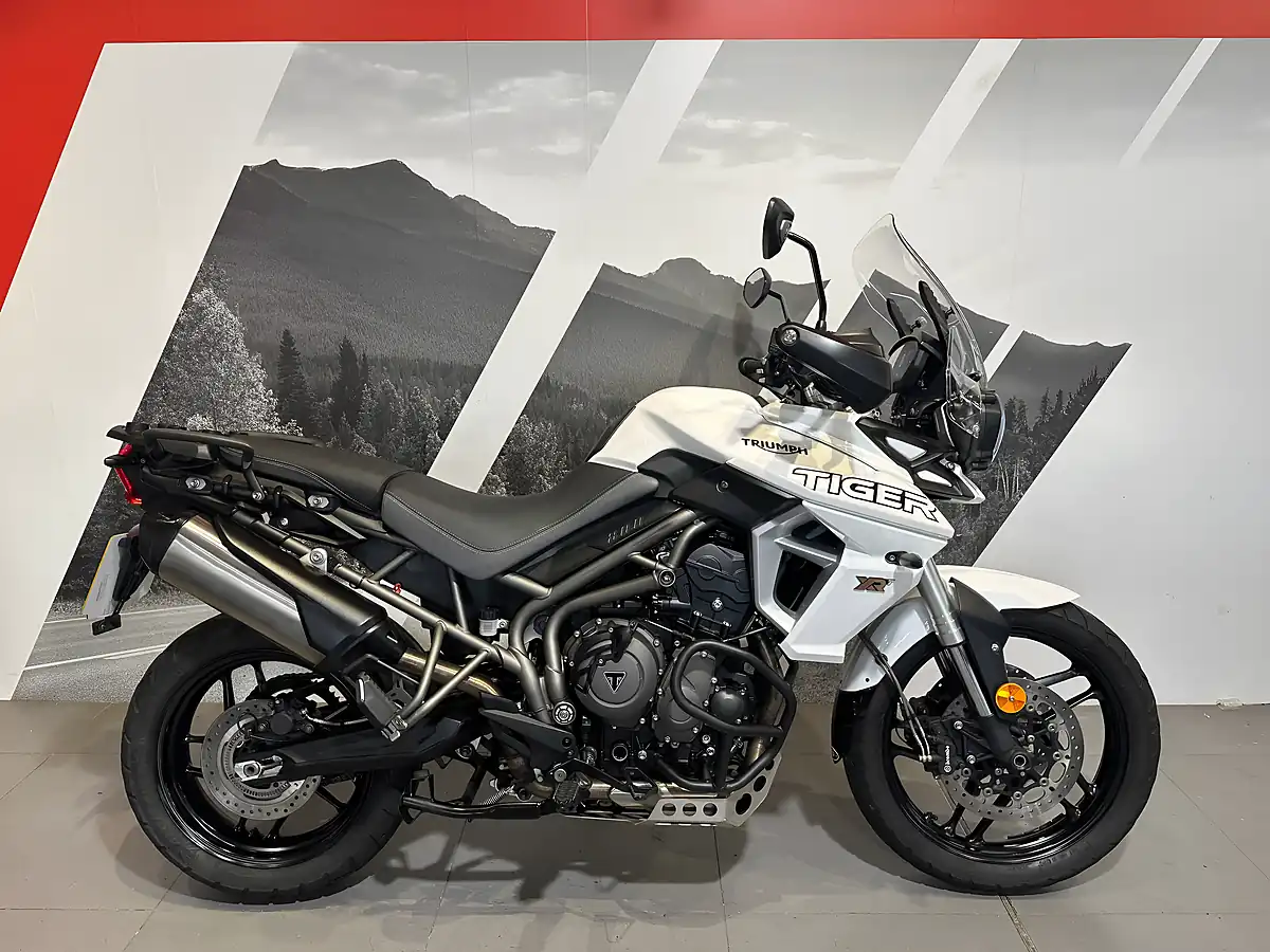 Used 2018 Triumph Tiger 800 Xrt White - Front View