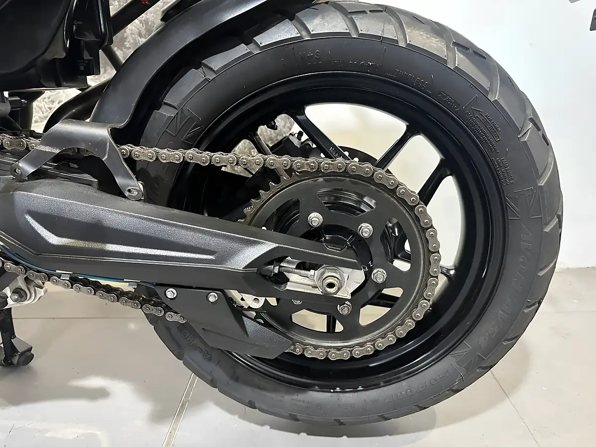 Used 2018 Triumph Tiger 800 Xrt White - Interior and Exterior details 11