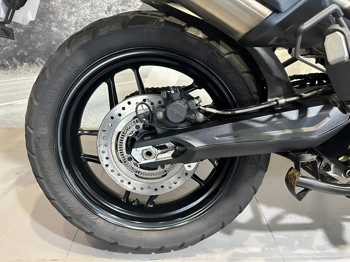 Used 2018 Triumph Tiger 800 Xrt White - Interior and Exterior details 16