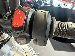Used 2018 Triumph Tiger 800 Xrt White - Interior and Exterior details 4