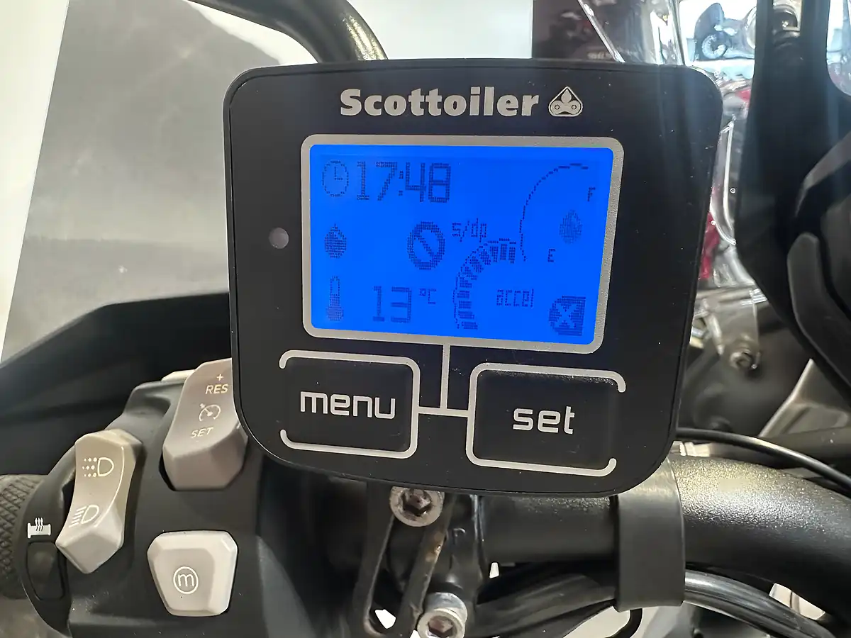 Used 2018 Triumph Tiger 800 Xrt White - Interior and Exterior details 7