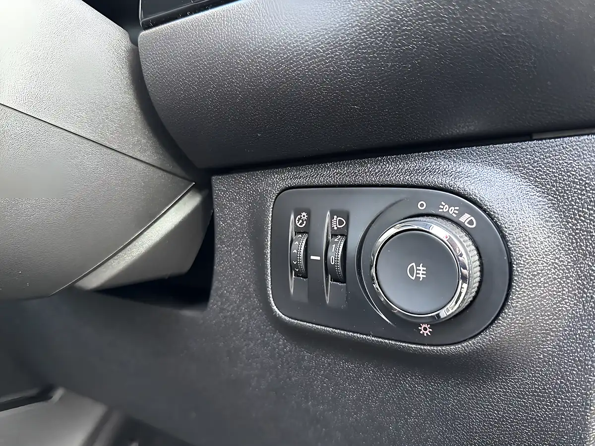 Used 2018 Vauxhall Adam Energised Black - Interior and Exterior details 15