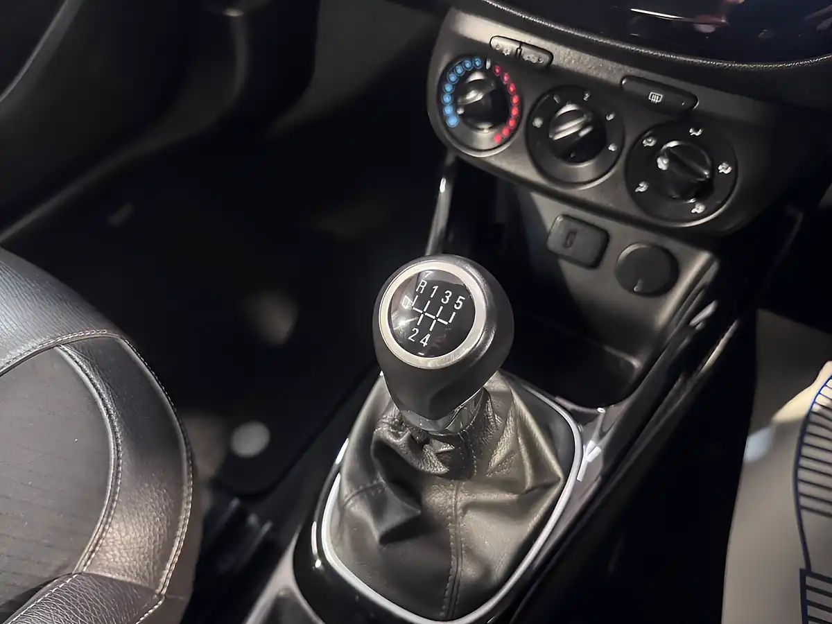 Used 2018 Vauxhall Adam Energised Blue - Interior and Exterior details 14