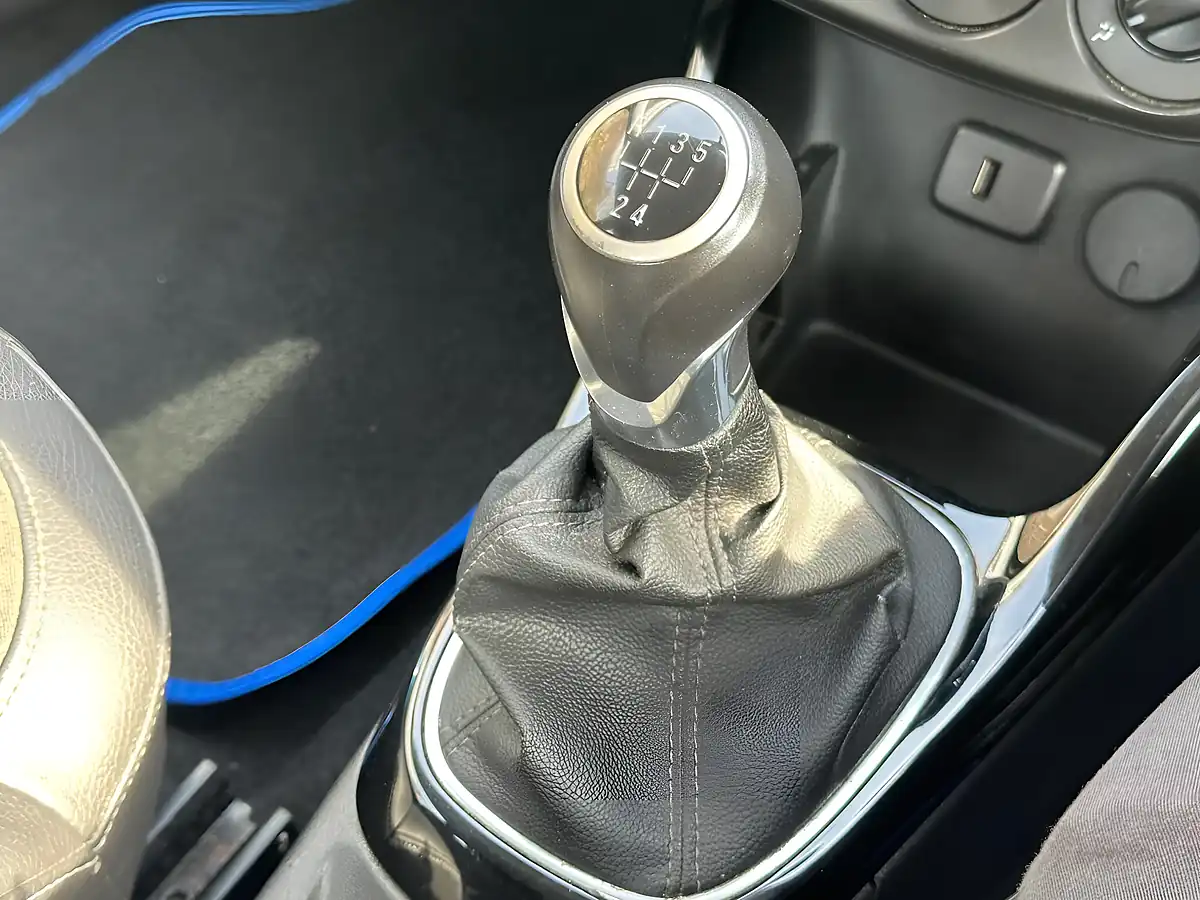 Used 2018 Vauxhall Adam Energised Blue - Interior and Exterior details 17
