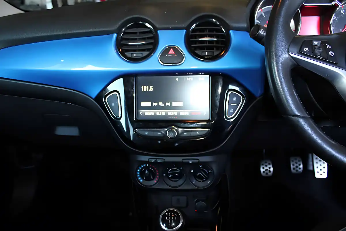 Used 2018 Vauxhall Adam Energised Blue - Interior and Exterior details 15