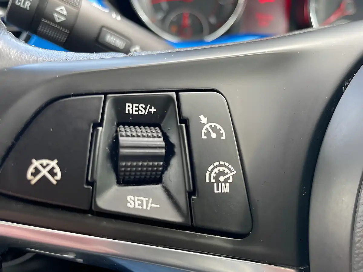 Used 2018 Vauxhall Adam Energised Miami Blue - Interior and Exterior details 16