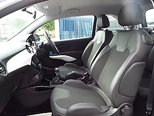 Used 2018 Vauxhall Adam Energised White - Interior and Exterior details 12