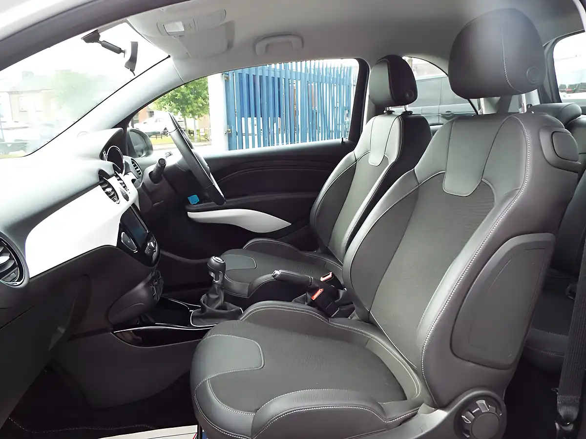 Used 2018 Vauxhall Adam Energised White - Interior and Exterior details 12