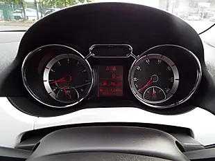 Used 2018 Vauxhall Adam Energised White - Interior and Exterior details 18