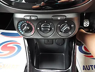 Used 2018 Vauxhall Adam Energised White - Interior and Exterior details 19