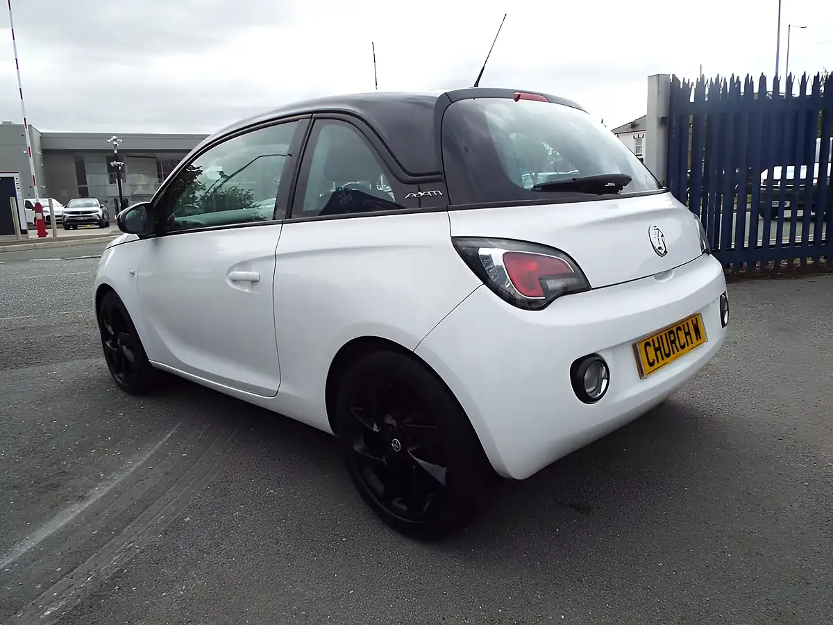Used 2018 Vauxhall Adam Energised White - Interior and Exterior details 5