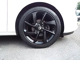 Used 2018 Vauxhall Adam Energised White - Interior and Exterior details 9