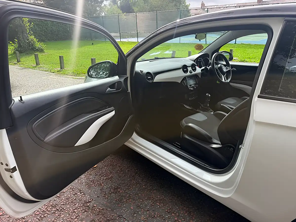 Used 2018 Vauxhall Adam Energised White - Interior and Exterior details 12
