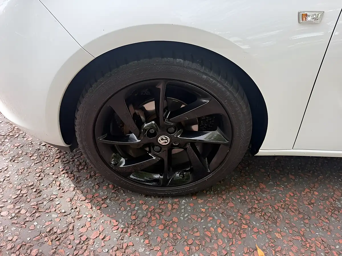 Used 2018 Vauxhall Adam Energised White - Interior and Exterior details 14