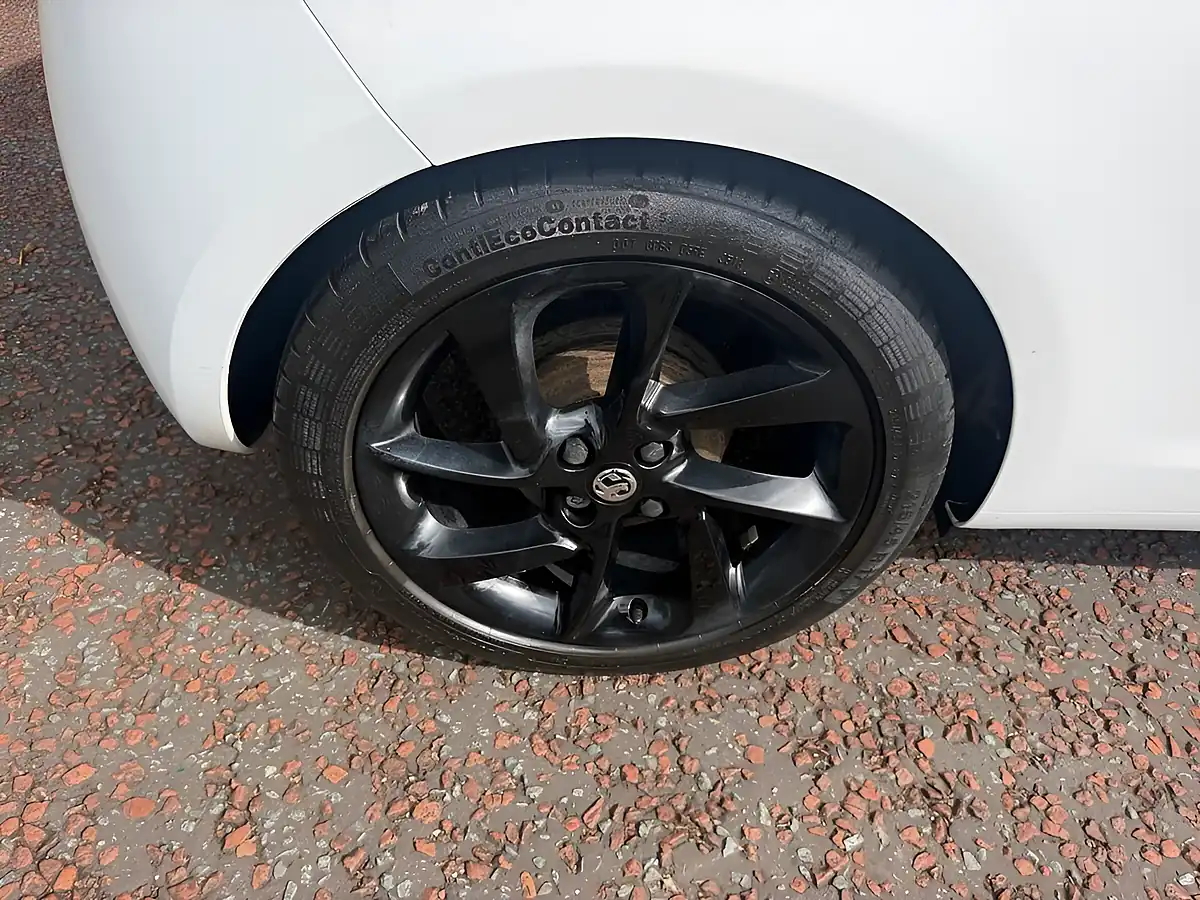Used 2018 Vauxhall Adam Energised White - Interior and Exterior details 15