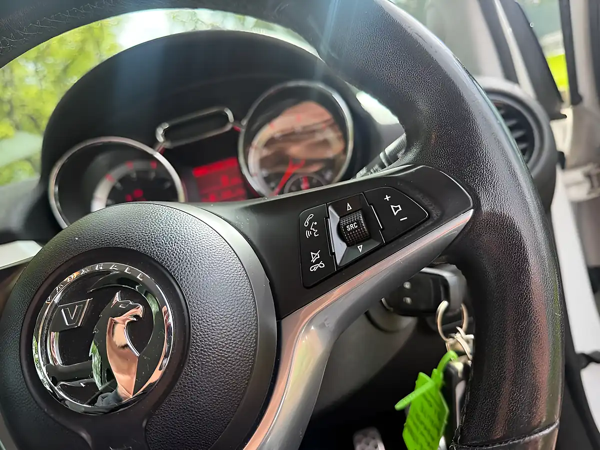 Used 2018 Vauxhall Adam Energised White - Interior and Exterior details 20