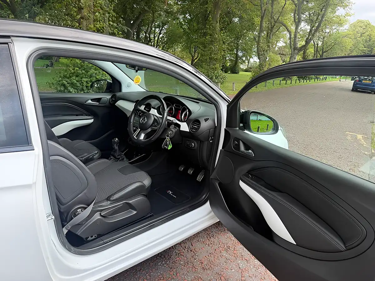 Used 2018 Vauxhall Adam Energised White - Interior and Exterior details 9