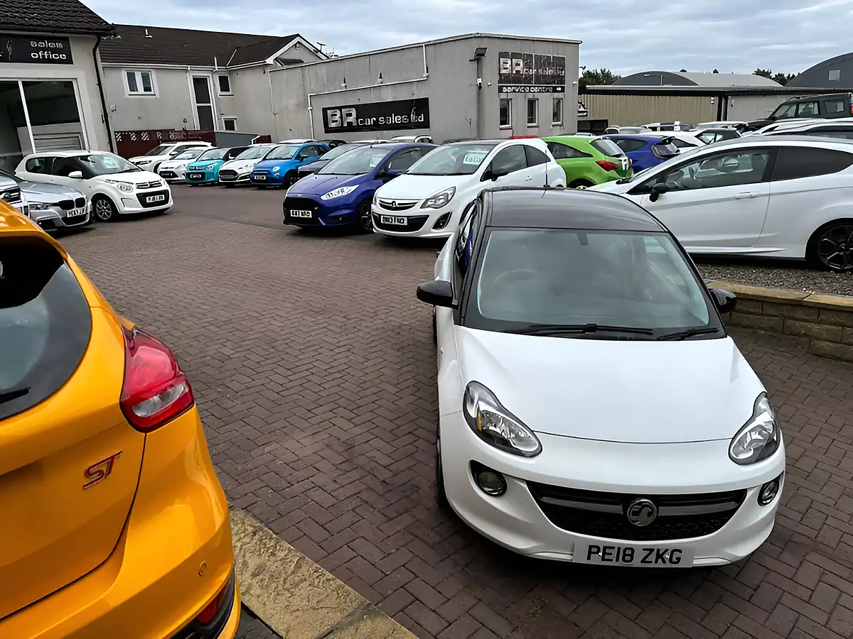 Used 2018 Vauxhall Adam Energised White - Interior and Exterior details 10