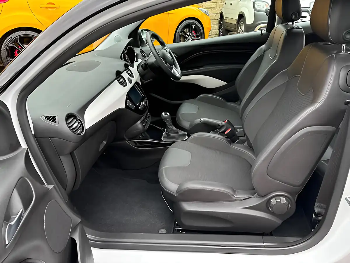 Used 2018 Vauxhall Adam Energised White - Interior and Exterior details 12