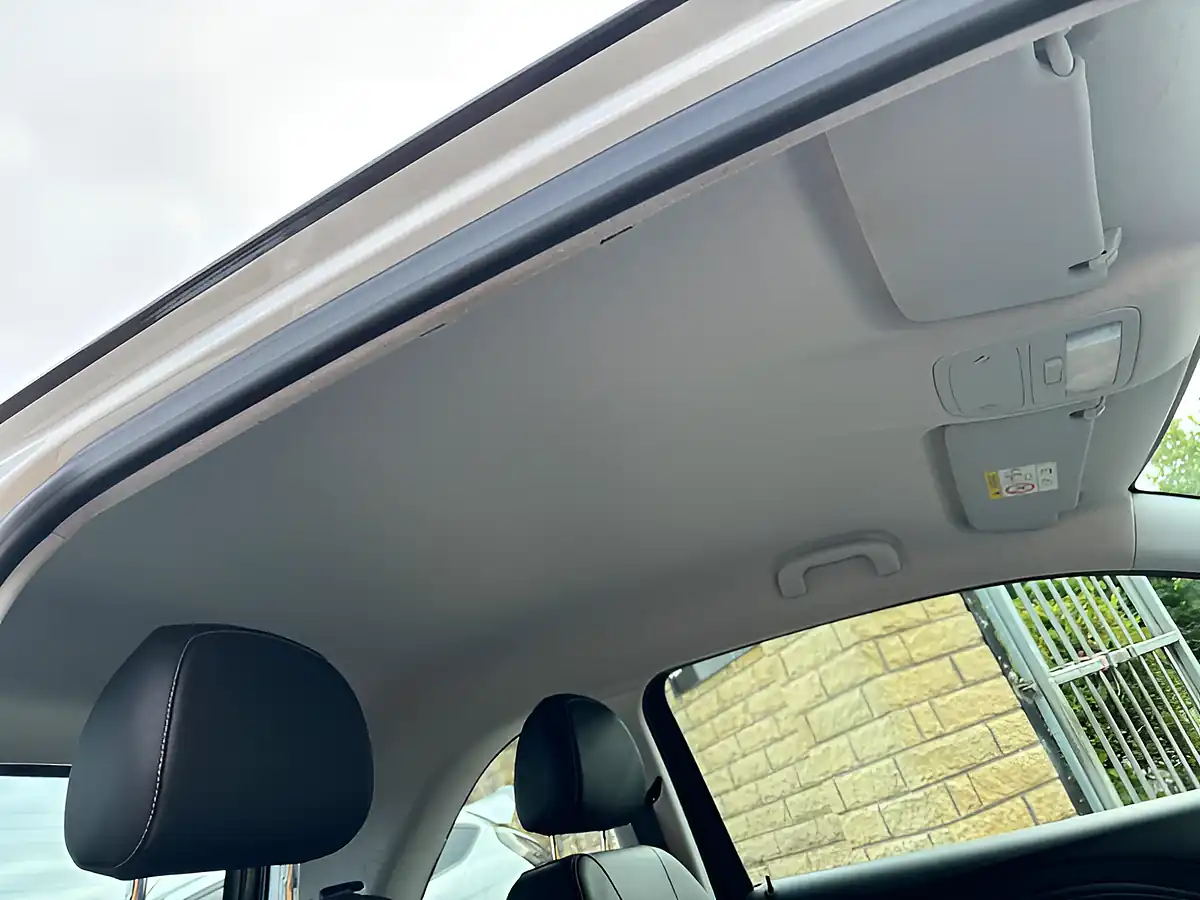Used 2018 Vauxhall Adam Energised White - Interior and Exterior details 13