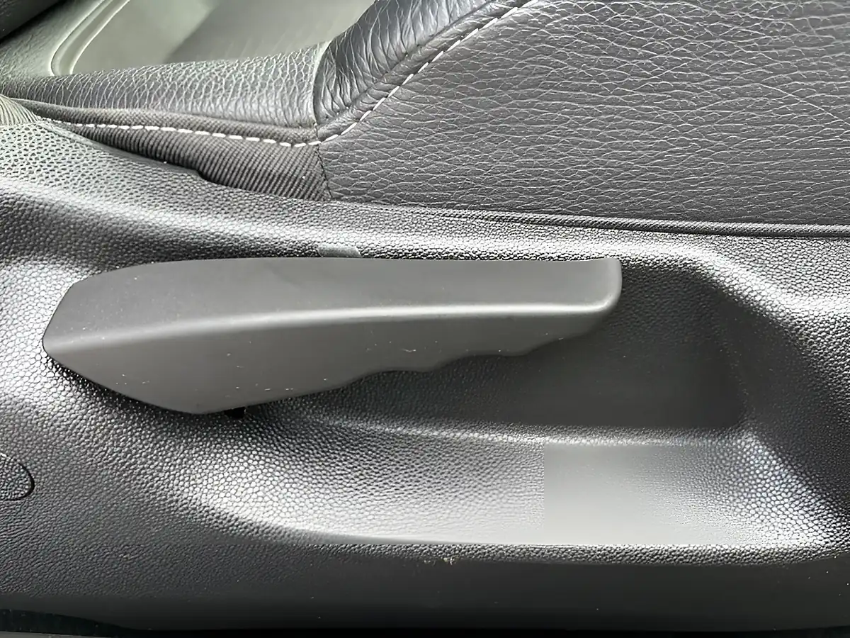 Used 2018 Vauxhall Adam Energised White - Interior and Exterior details 16