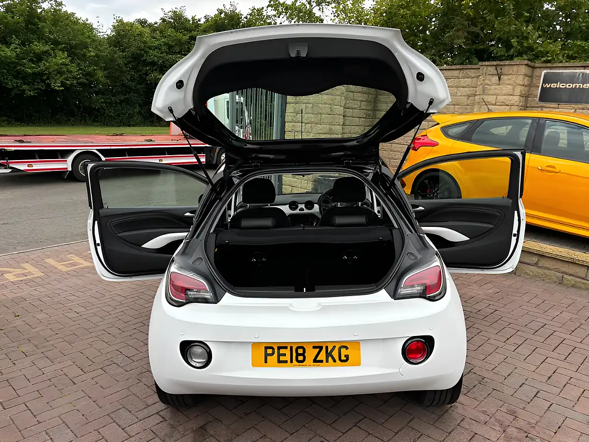 Used 2018 Vauxhall Adam Energised White - Interior and Exterior details 19