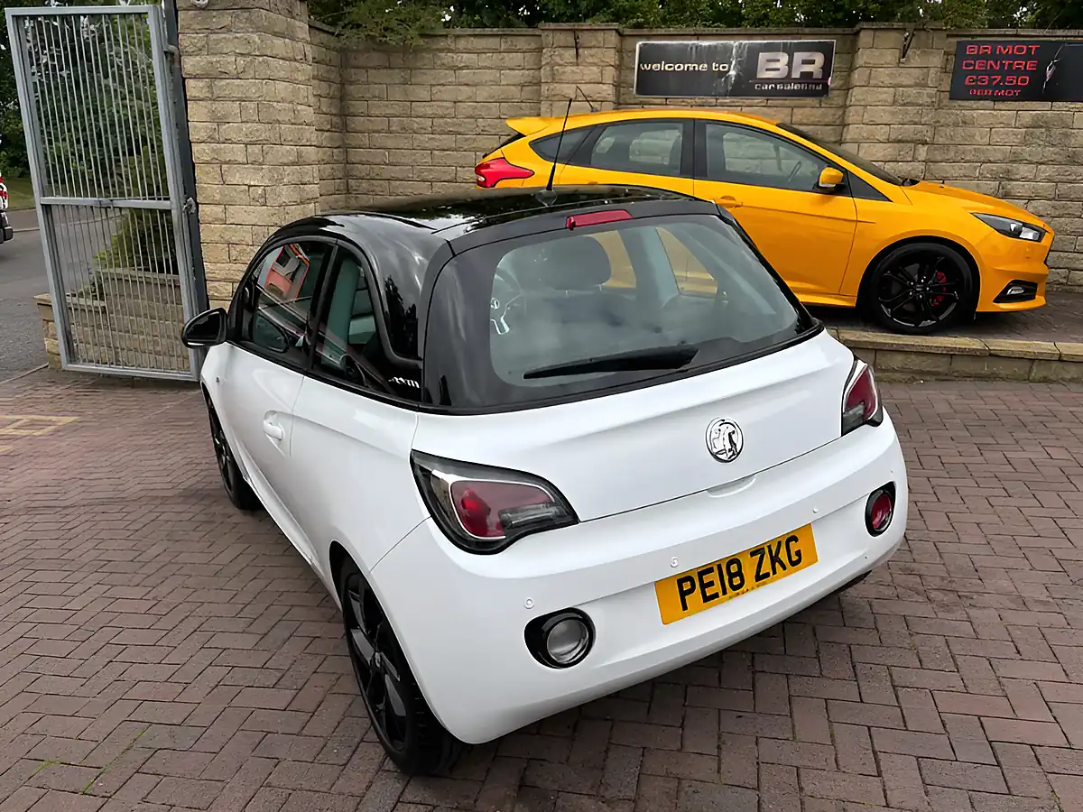 Used 2018 Vauxhall Adam Energised White - Interior and Exterior details 8