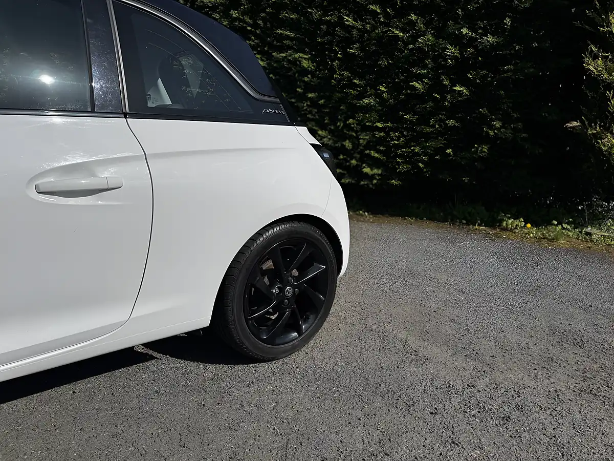 Used 2018 Vauxhall Adam Energised White - Interior and Exterior details 11