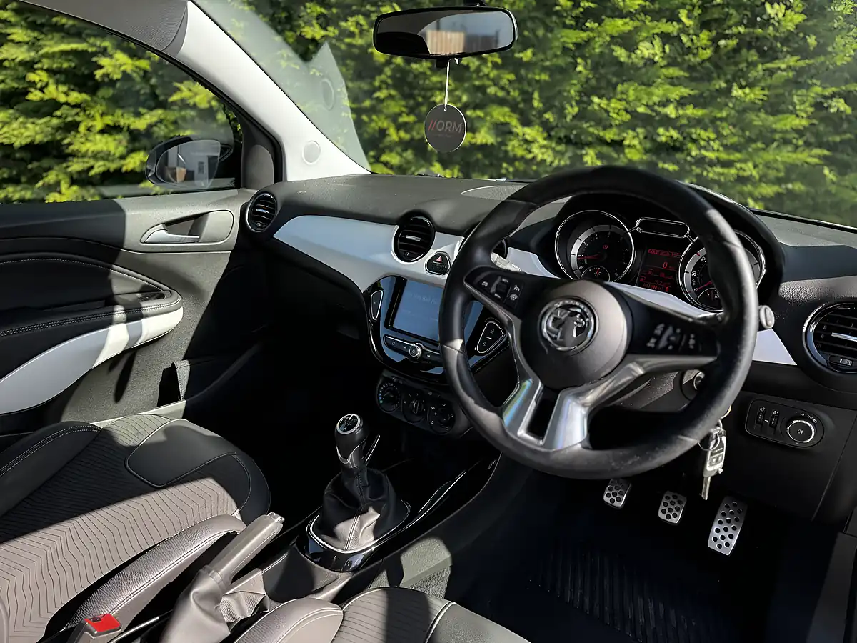 Used 2018 Vauxhall Adam Energised White - Interior and Exterior details 14