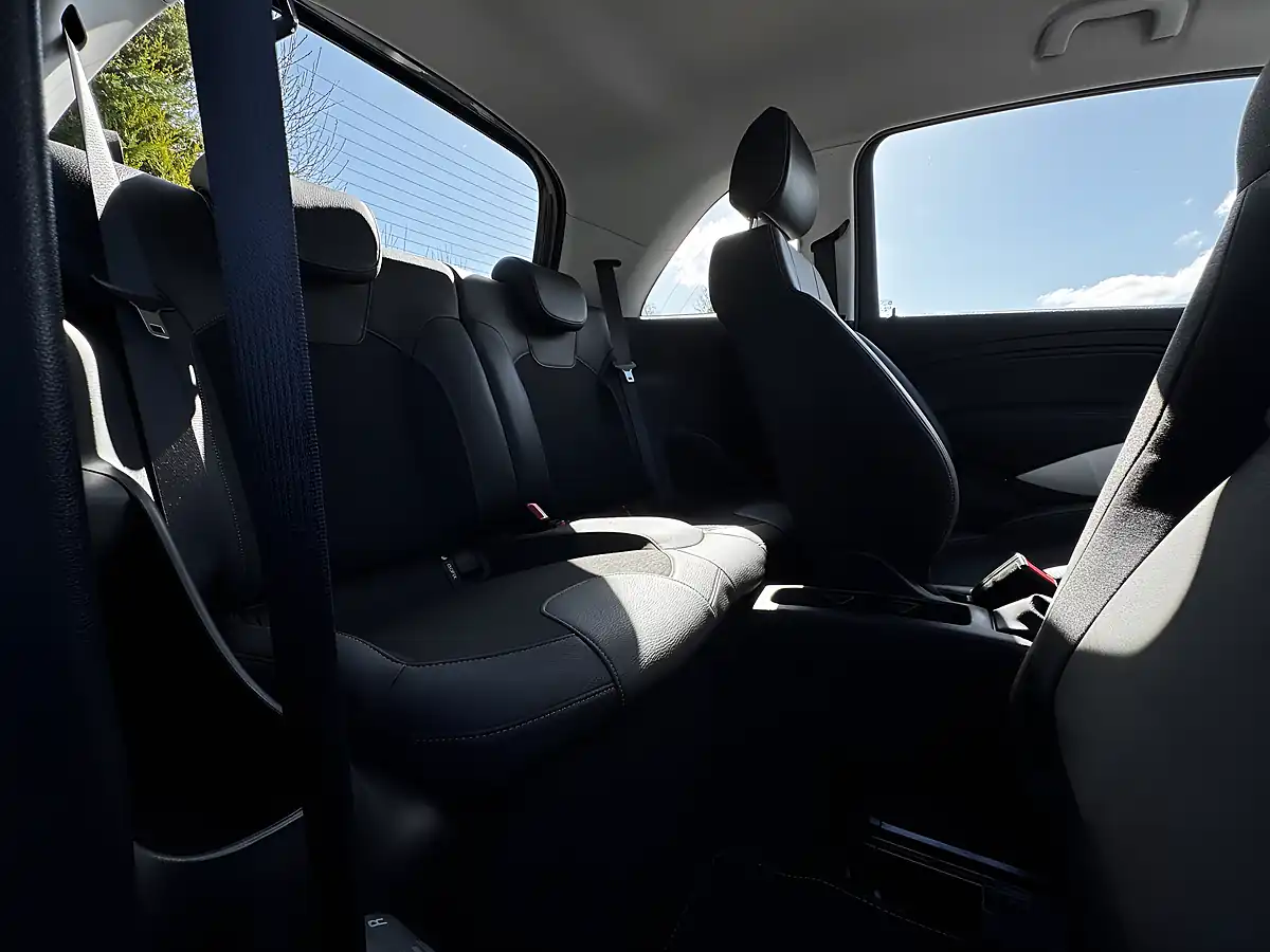 Used 2018 Vauxhall Adam Energised White - Interior and Exterior details 17