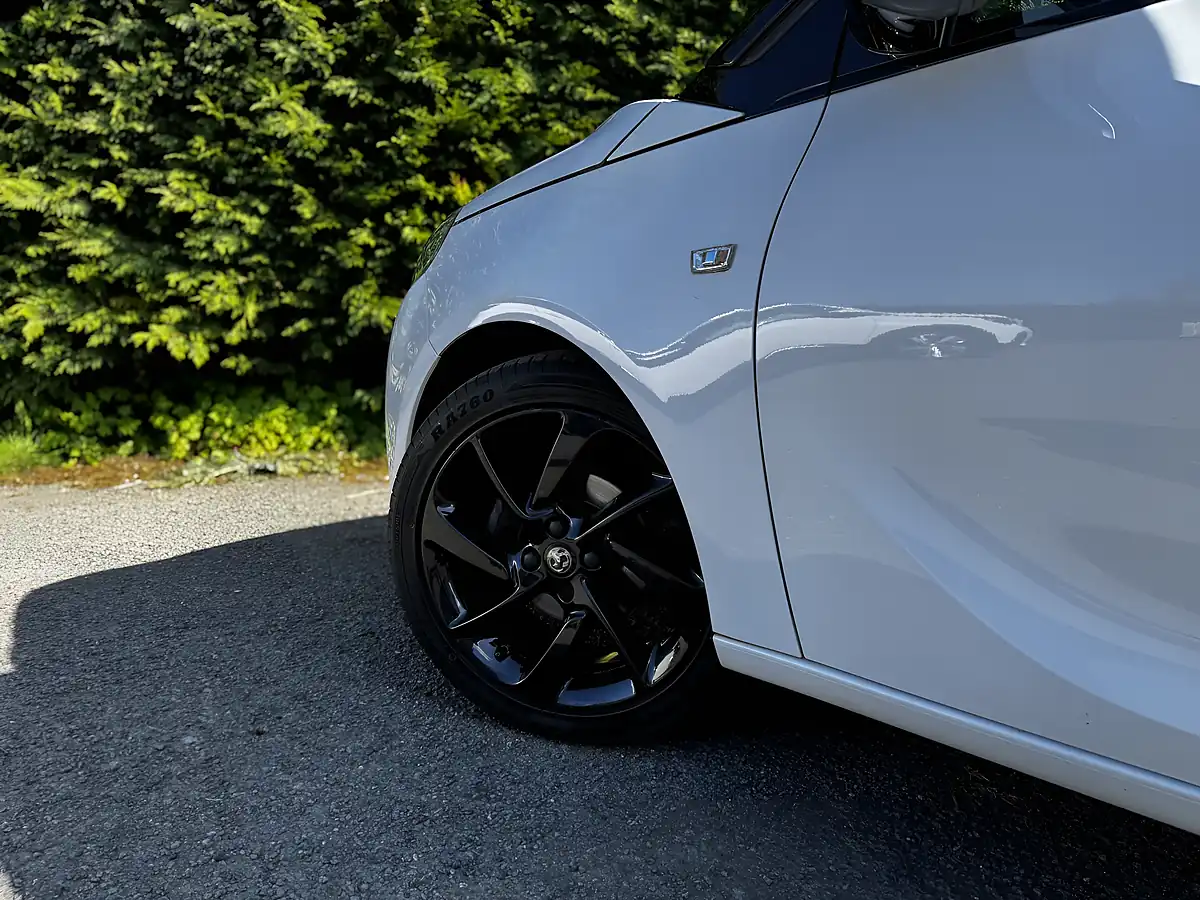 Used 2018 Vauxhall Adam Energised White - Interior and Exterior details 9