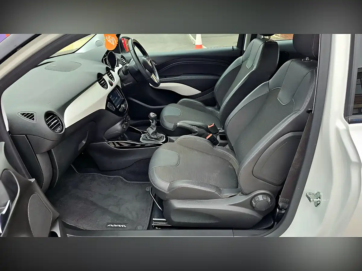 Used 2018 Vauxhall Adam Energised White - Interior and Exterior details 12