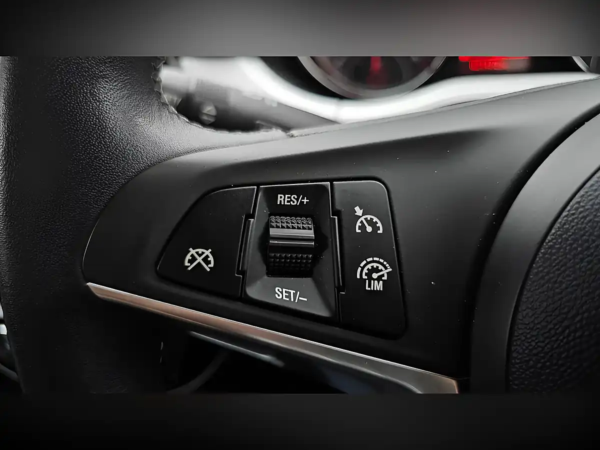 Used 2018 Vauxhall Adam Energised White - Interior and Exterior details 18