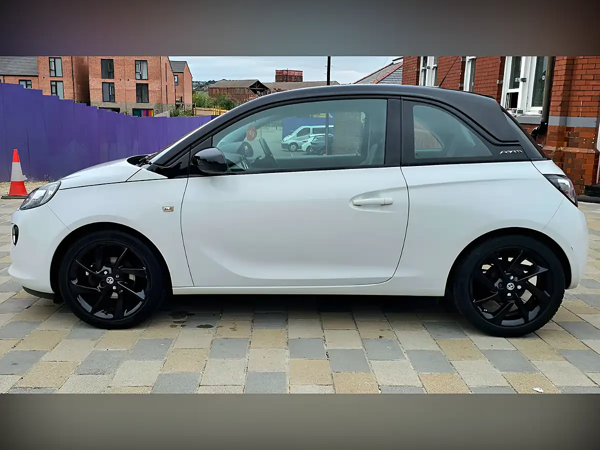 Used 2018 Vauxhall Adam Energised White - Interior and Exterior details 6