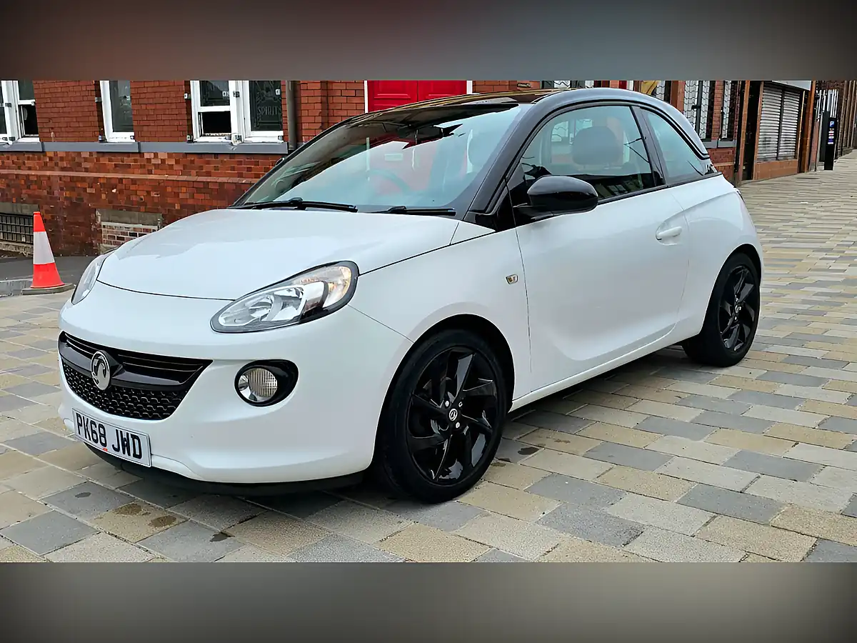 Used 2018 Vauxhall Adam Energised White - Interior and Exterior details 7