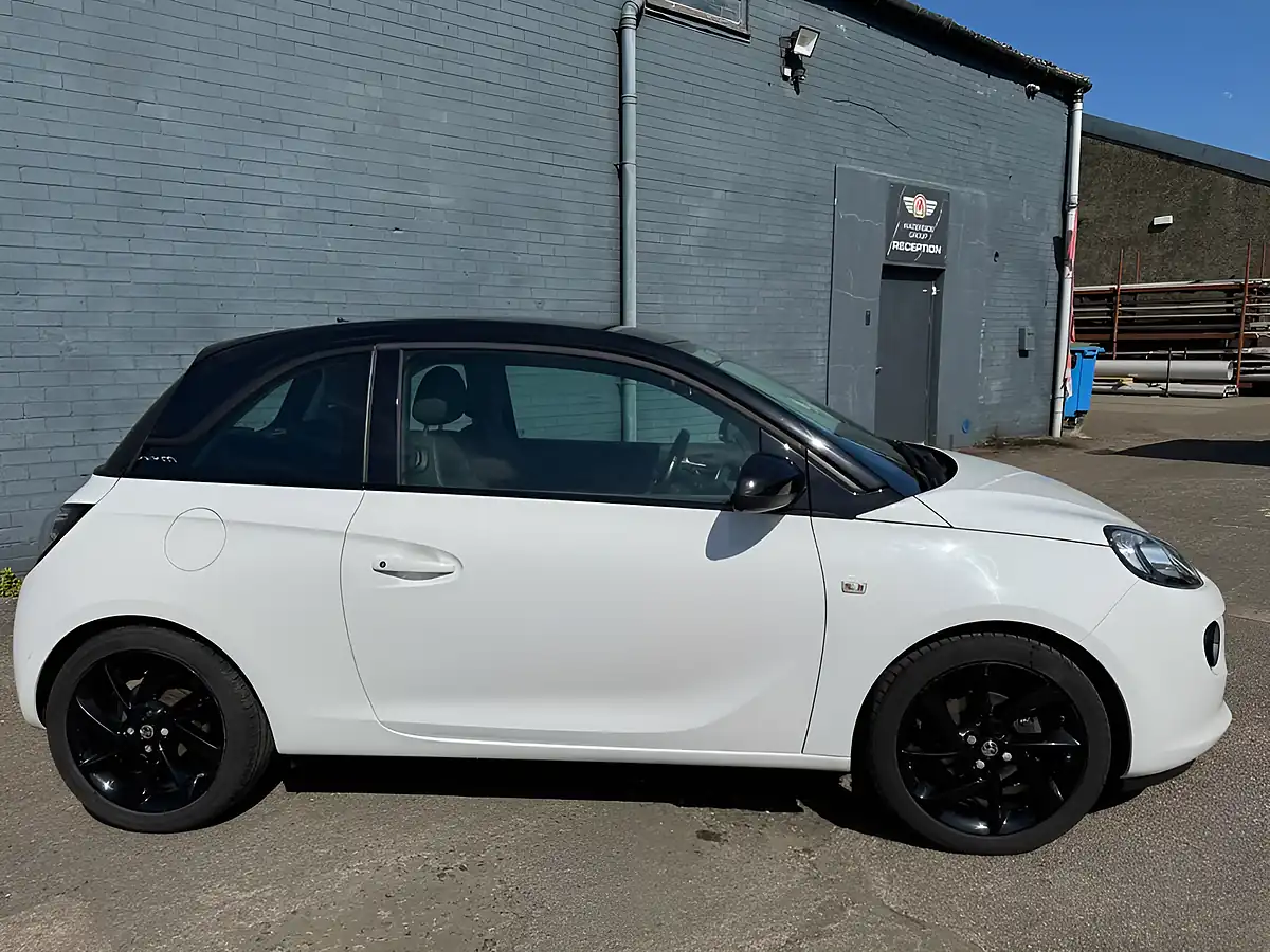 Used 2018 Vauxhall Adam Energised White - Interior and Exterior details 11