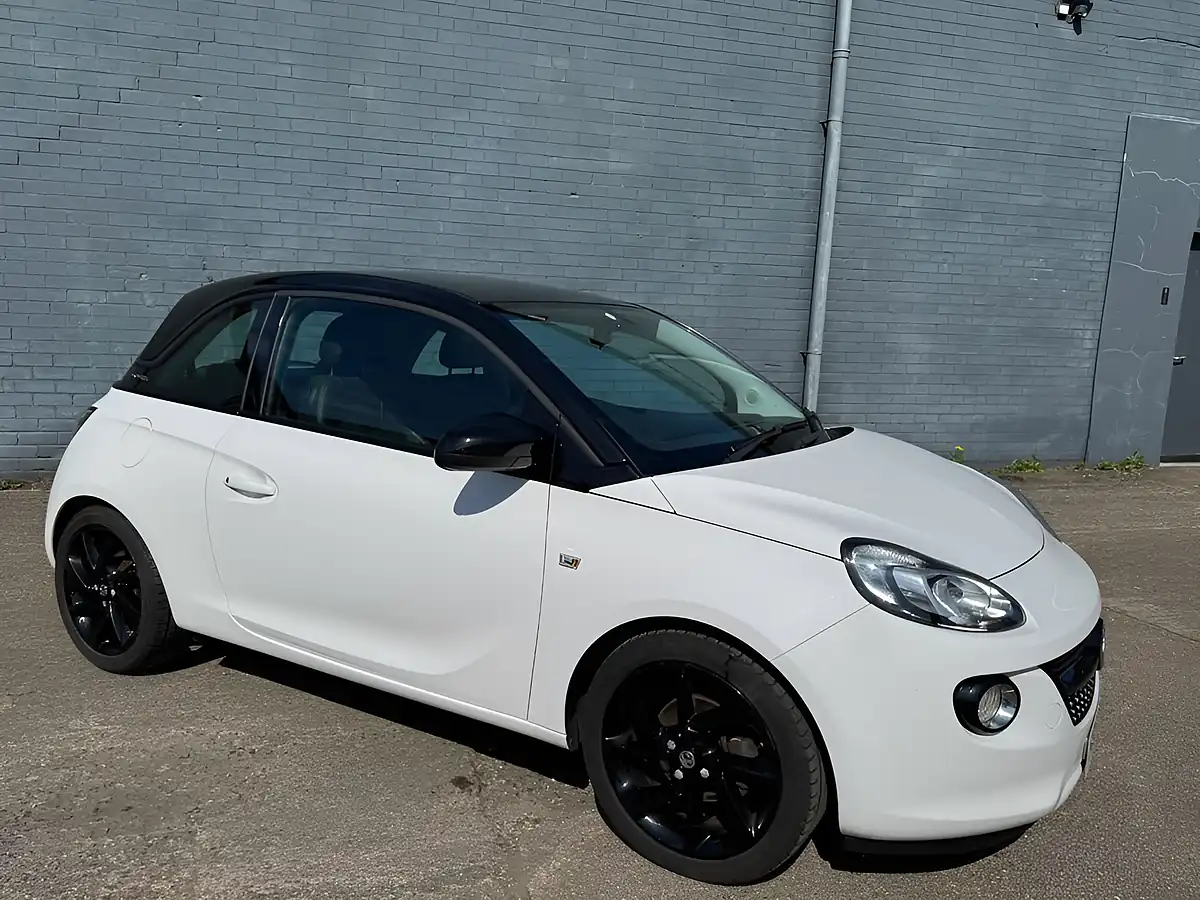 Used 2018 Vauxhall Adam Energised White - Interior and Exterior details 13