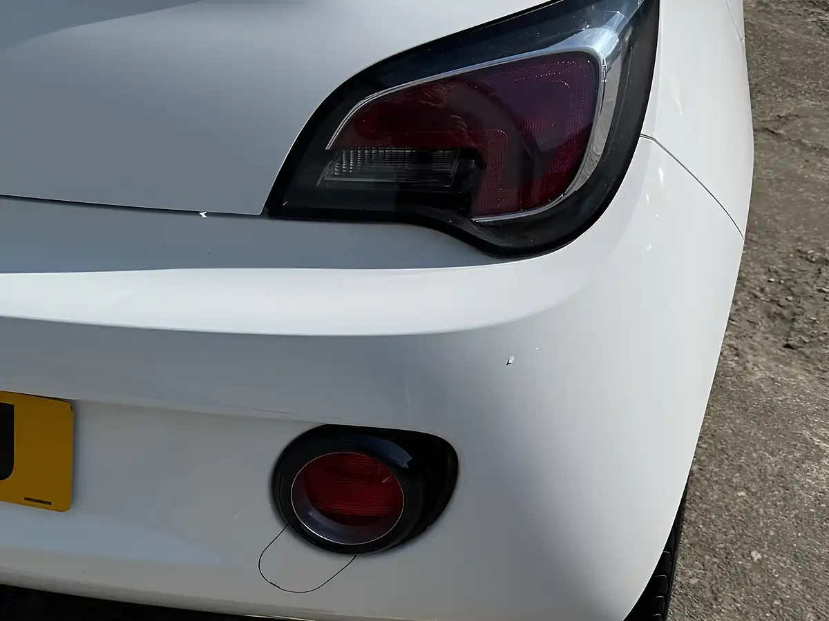Used 2018 Vauxhall Adam Energised White - Interior and Exterior details 17