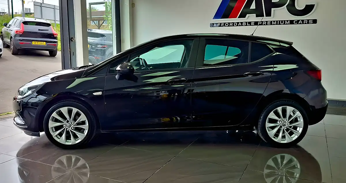 Used 2018 Vauxhall Astra Design Black - Interior and Exterior details 2