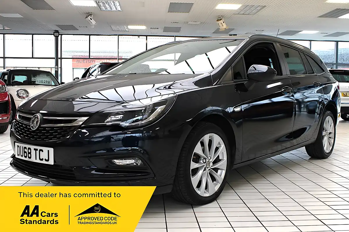 Used 2018 Vauxhall Astra Design Blue - Interior and Exterior details 2
