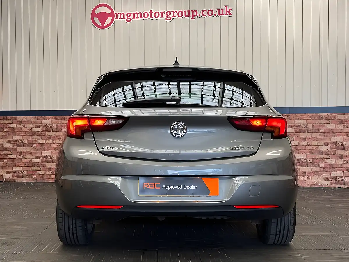 Used 2018 Vauxhall Astra Design Cosmic Grey - Interior and Exterior details 13