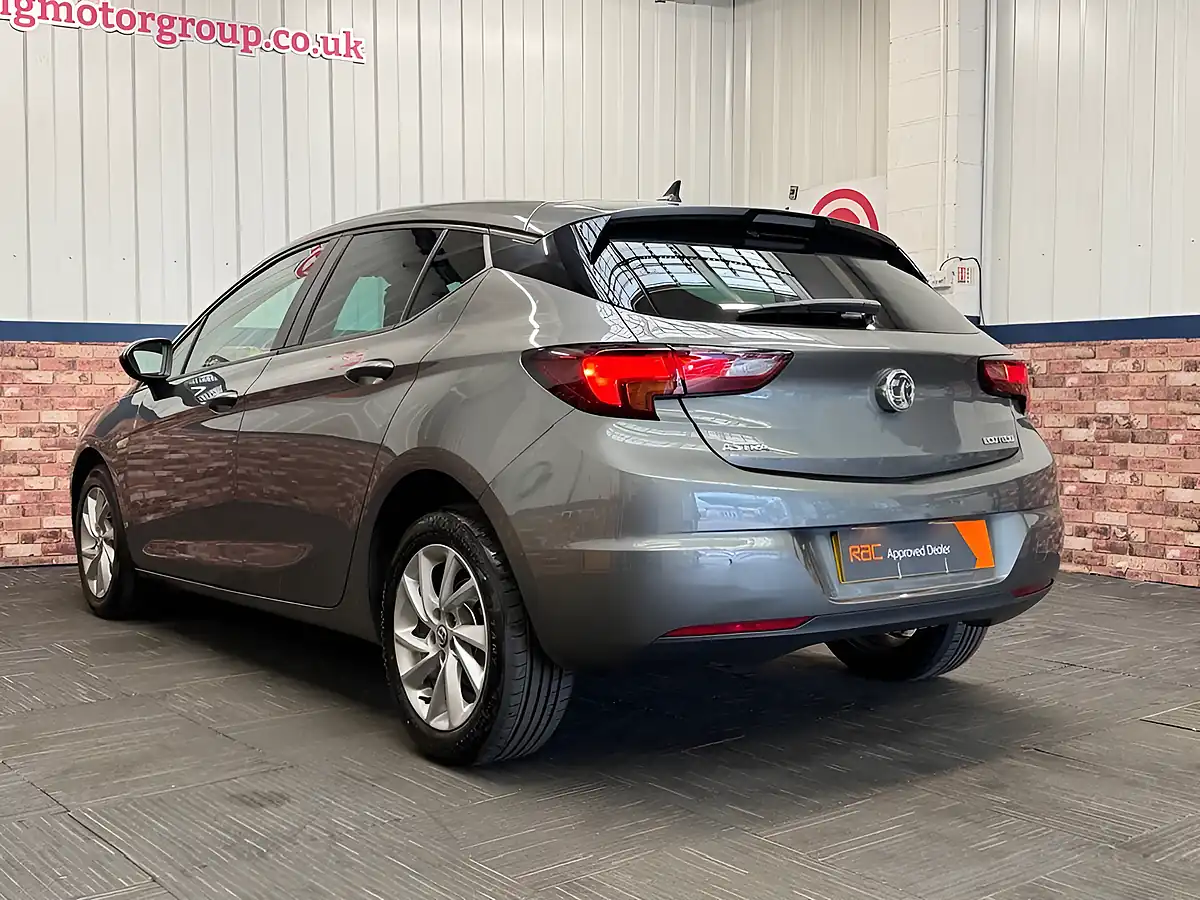 Used 2018 Vauxhall Astra Design Cosmic Grey - Interior and Exterior details 15