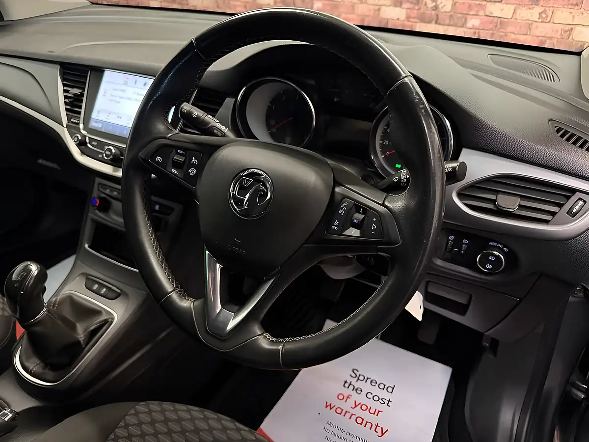 Used 2018 Vauxhall Astra Design Cosmic Grey - Interior and Exterior details 17