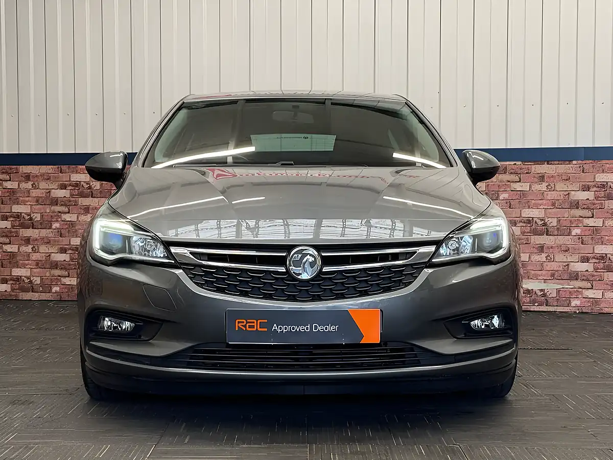 Used 2018 Vauxhall Astra Design Cosmic Grey - Interior and Exterior details 5