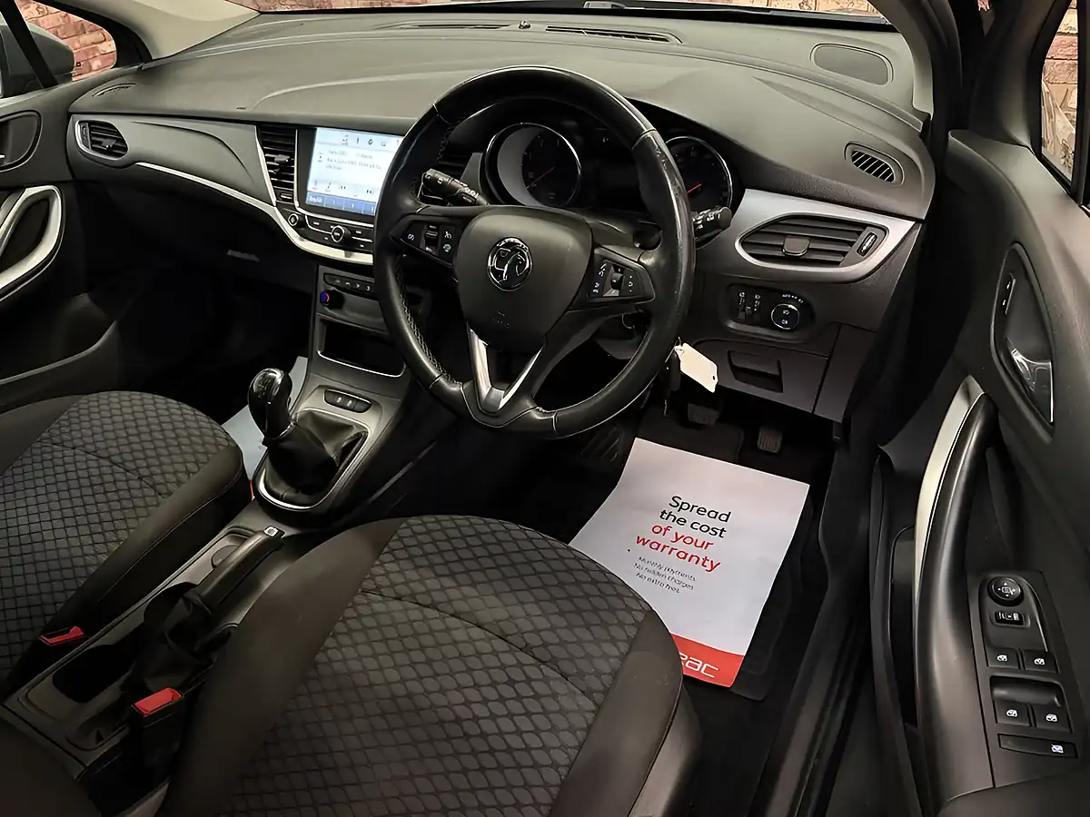 Used 2018 Vauxhall Astra Design Cosmic Grey - Interior and Exterior details 6