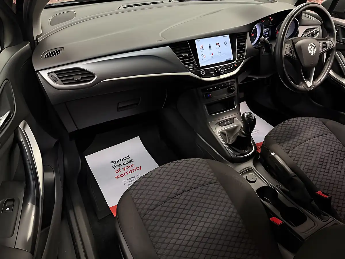 Used 2018 Vauxhall Astra Design Cosmic Grey - Interior and Exterior details 8