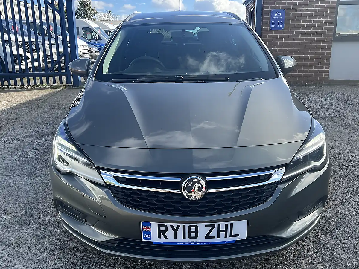 Used 2018 Vauxhall Astra Design Cosmic Grey Met - Interior and Exterior details 10